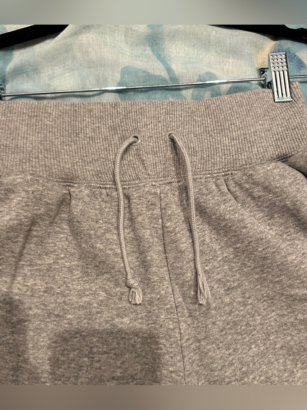 Nike Women’s Light Gray Fleece Drawstring Athletic Shorts - Picture 7 of 8